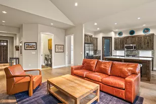 3053 NW Clubhouse Dr, Bend, OR 97703 - Photo 11