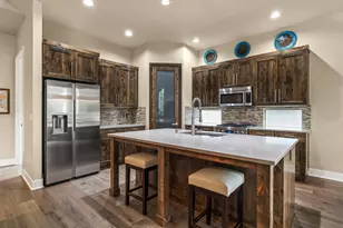 3053 NW Clubhouse Dr, Bend, OR 97703 - Photo 13