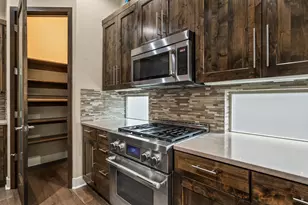 3053 NW Clubhouse Dr, Bend, OR 97703 - Photo 15