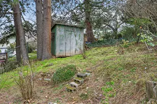 1872 Hope St, Ashland, OR 97520 - Photo 25