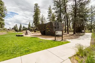 61089 SE Echo Lake Ct, Bend, OR 97702 - Photo 43