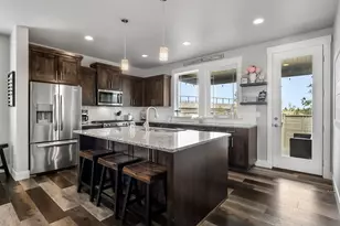 61089 SE Echo Lake Ct, Bend, OR 97702 - Photo 11