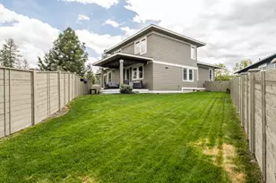 61089 SE Echo Lake Ct, Bend, OR 97702 - Photo 33