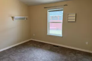 2921 NW 19th St, Redmond, OR 97756 - Photo 35