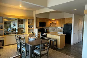 2390 Snowgoose Dr, Redmond, OR 97756 - Photo 3