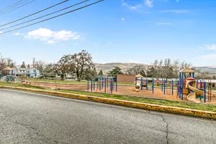 283 High St, Ashland, OR 97520 - Photo 29