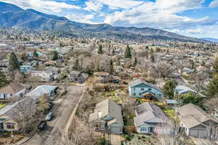 139 N Wightman St, Ashland, OR 97520 - Photo 27