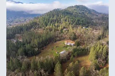 424 Genverna Glen, Grants Pass, OR 97527 - Photo 9