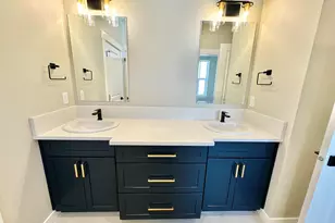 646 Terrazzo Wy, Medford, OR 97501 - Photo 5