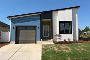 646 Terrazzo Wy, Medford, OR 97501 - Photo 1