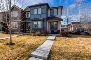 3365 SW 28th St, Redmond, OR 97756 - Photo 3