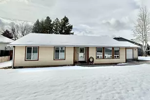 5704 Upland Dr, Klamath Falls, OR 97603 - Photo 3