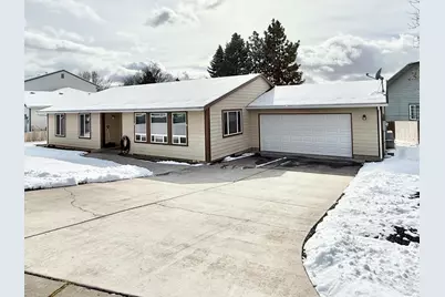 5704 Upland Drive, Klamath Falls, OR 97603 - Photo 1