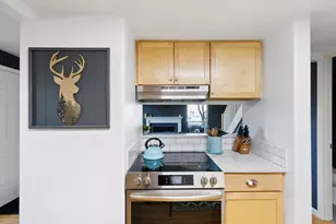 111 NW Hawthorne Ave, Bend, OR 97703 - Photo 3