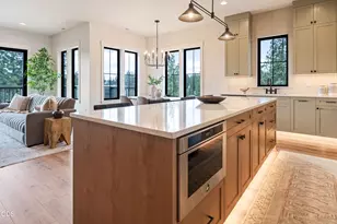3031 NW Polarstar Ave, Bend, OR 97703 - Photo 9