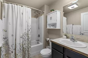 701 NW Green Forest Cir, Redmond, OR 97756 - Photo 13