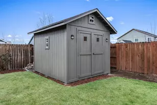 701 NW Green Forest Cir, Redmond, OR 97756 - Photo 19
