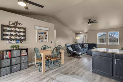 701 NW Green Forest Circle, Redmond, OR 97756 - Photo 5