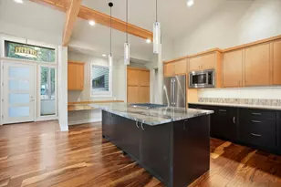 60734 Golf Village Loop, Bend, OR 97702 - Photo 5