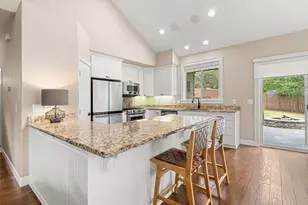 4375 Vista Pointe Dr, Medford, OR 97504 - Photo 9
