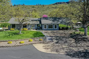 13290 Table Rock Rd, Central Point, OR 97502 - Photo 1