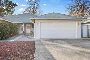 533 Brittni Ln, Central Point, OR 97502 - Photo 1