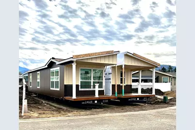 4601 S Pacific Highway #8, Phoenix, OR 97535 - Photo 1