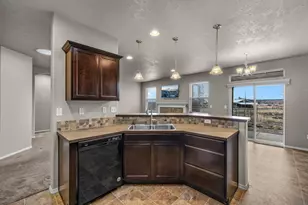 2691 NE 6th Dr, Redmond, OR 97756 - Photo 7