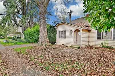 604 NW 4th Street, Grants Pass, OR 97526 - Photo 3