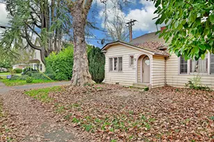 604 NW 4th St, Grants Pass, OR 97526 - Photo 3