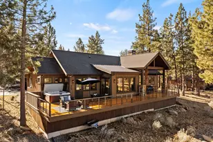 16892 Royal Coachman Dr, Sisters, OR 97759 - Photo 1