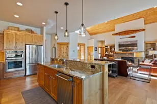 16892 Royal Coachman Dr, Sisters, OR 97759 - Photo 17