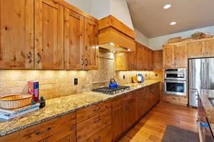 16892 Royal Coachman Dr, Sisters, OR 97759 - Photo 17