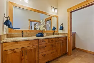 16892 Royal Coachman Dr, Sisters, OR 97759 - Photo 33