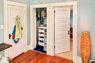 1032 W 10th St, Medford, OR 97501 - Photo 9