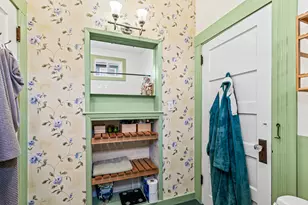 1032 W 10th St, Medford, OR 97501 - Photo 11