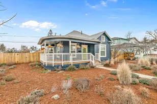 1032 W 10th St, Medford, OR 97501 - Photo 1