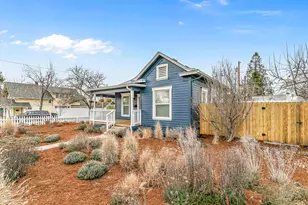 1032 W 10th St, Medford, OR 97501 - Photo 3