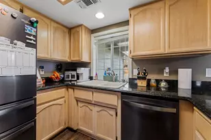 1204 Heather Ln, Central Point, OR 97502 - Photo 11