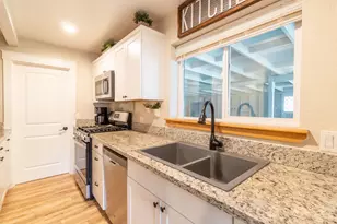 1202 NW B St, Grants Pass, OR 97526 - Photo 11