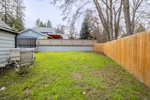 1202 NW B St, Grants Pass, OR 97526 - Photo 31