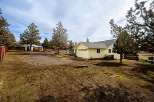 8906 SW Shad Rd, Terrebonne, OR 97760 - Photo 9