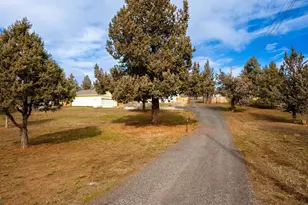 8906 SW Shad Rd, Terrebonne, OR 97760 - Photo 49