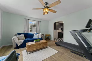 1107 SW Bridge St, Grants Pass, OR 97526 - Photo 5