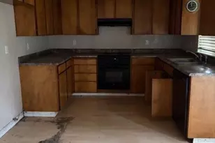 556 Glenn Way, Central Point, OR 97502 - Photo 3