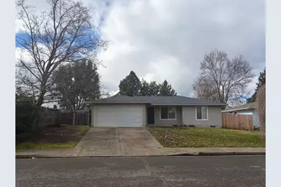 556 Glenn Way, Central Point, OR 97502 - Photo 1