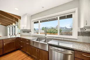 1075 Green Meadows Way, Ashland, OR 97520 - Photo 13