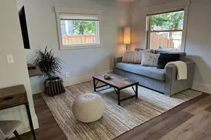 852 NW Columbia St, Bend, OR 97703 - Photo 3