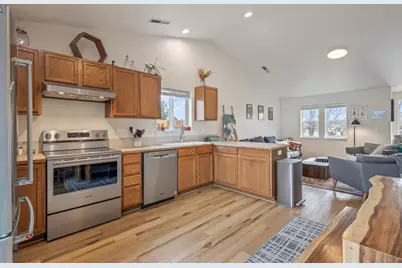 3103 SW Peridot Avenue, Redmond, OR 97756 - Photo 5