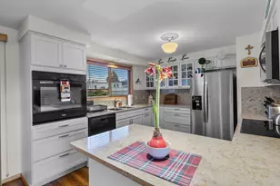 1066 SW Canyon Dr, Redmond, OR 97756 - Photo 7